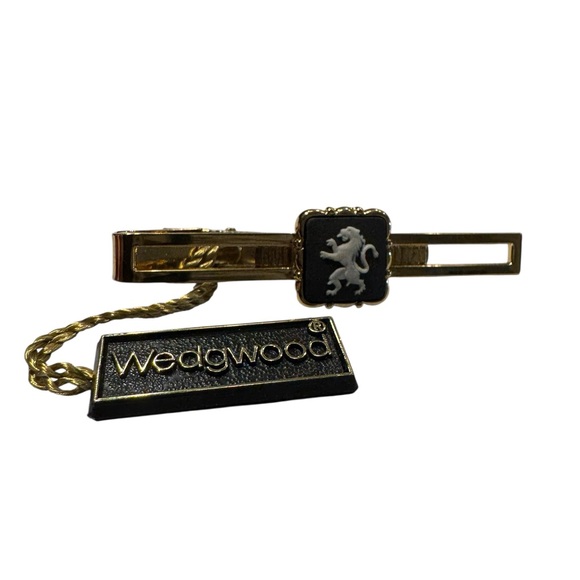 Wedgwood Gold Tie Clip with Black Accent - Picture 1 of 5
